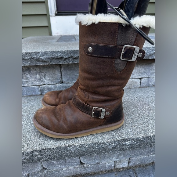 UGG Australia Kensington Brown Leather Boots with Shearling Lining - Picture 2 of 10